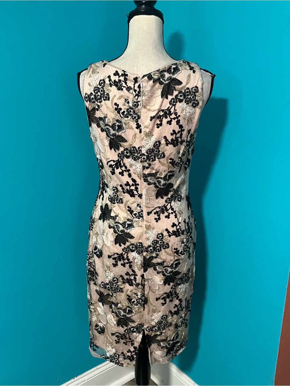 Calvin Klein 10 Cream Black Floral Embroidered Sleeveless Evening Dress - Picture 4 of 5